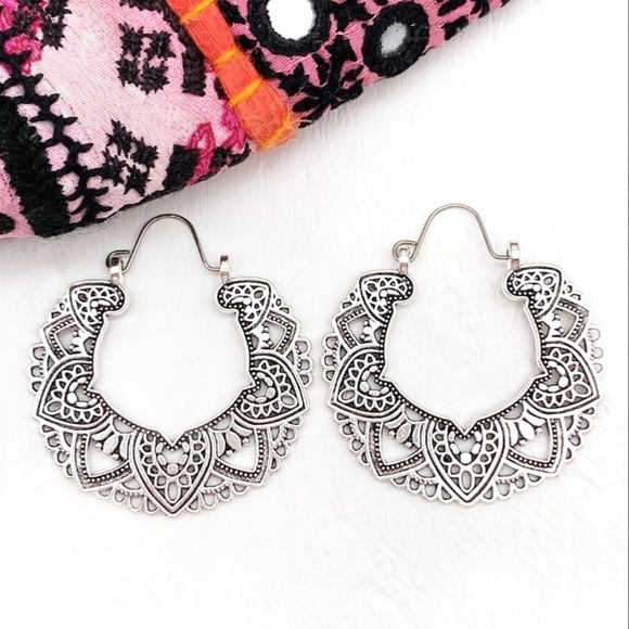 Anthropologie Jewelry - Silver Filigree Lotus Flower Huggie Hoop Earrings